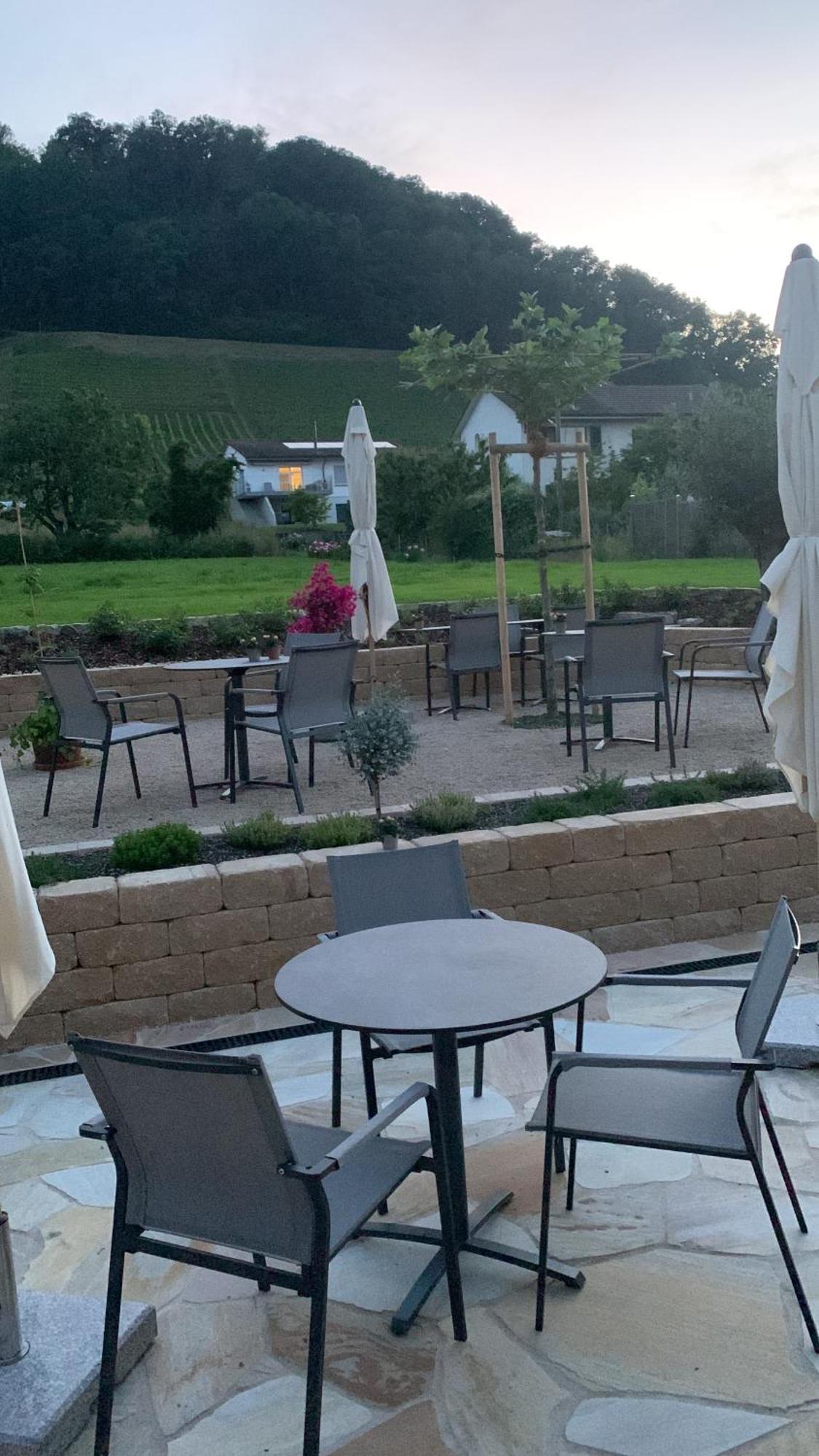 Hotel Restaurant Croix Blanche Sugiez Exteriör bild